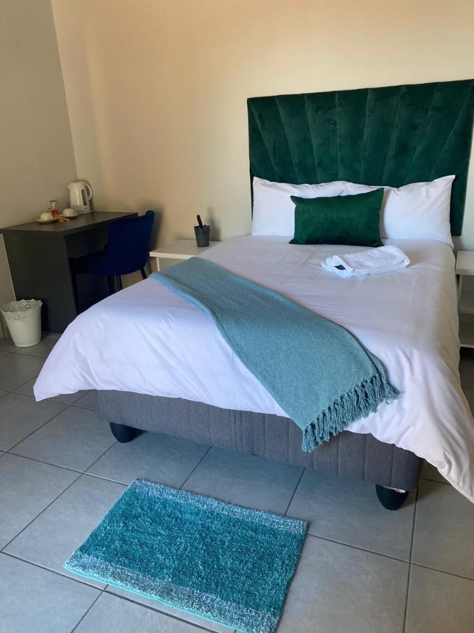 Divine Guest Lodge 루스텐버그 외부 사진