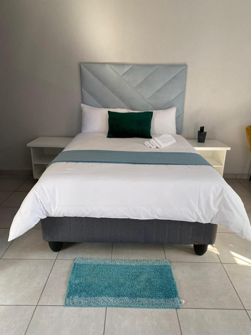 Divine Guest Lodge 루스텐버그 외부 사진